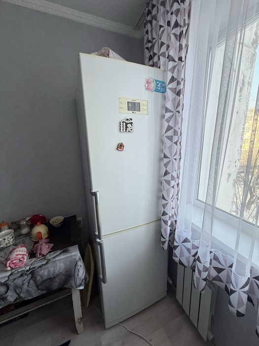 Продам холодильник LG