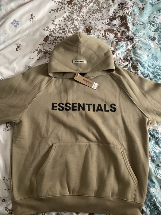 hanorac essentials marimea S fit ( S si M )