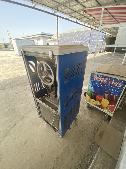 Muzqaymoq apparati sotiladi