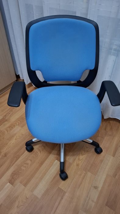 Офисное кресло синее