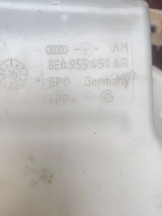 Vas lichid parbriz Seat Exeo Audi A4 8E0955451AR / 1K5955651