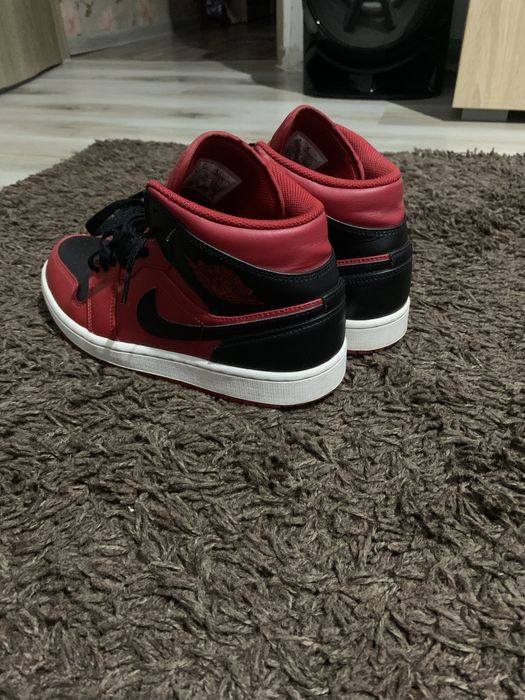Jordan 1 mid 42,5