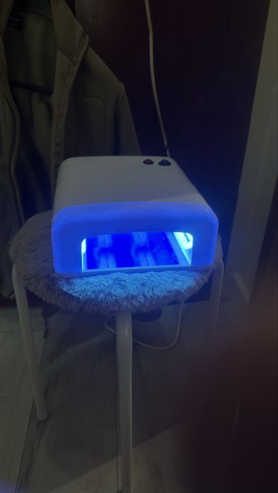 Lampa UV pentru manichiura