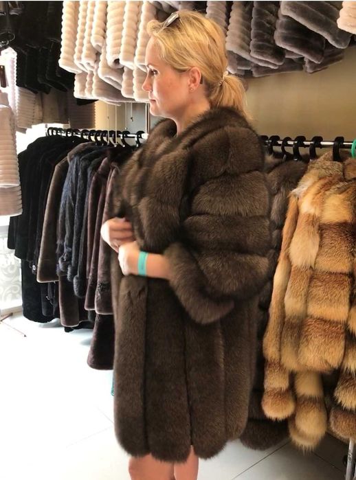 Шуба натуральная, мех песца.