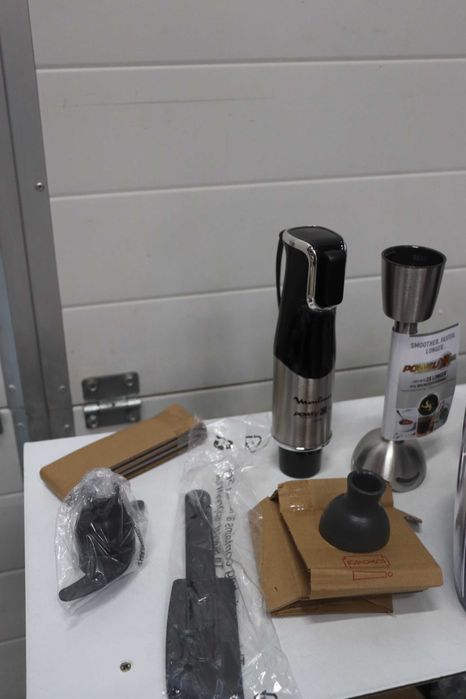 Moulinex Infinyforce Pro DD95JD10 1200W 5в1, лек дефект на едната купа