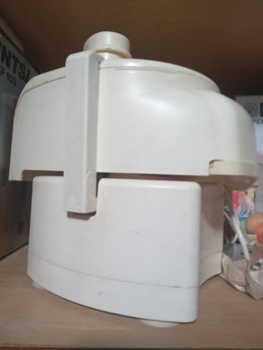 Соковыжималки продам