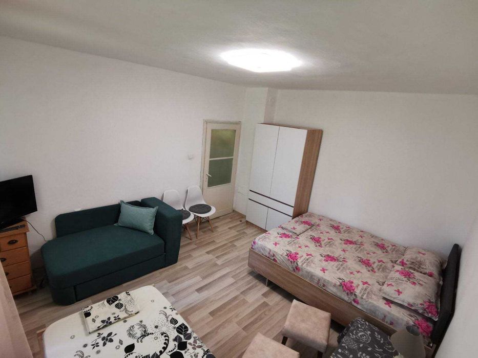 Дава се под наем Едностаен апартамент в Бургас, Лазур - 40 кв.м за 153 € - Снимка #1