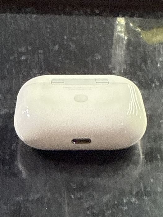 AirPods pro в хорошем состояние