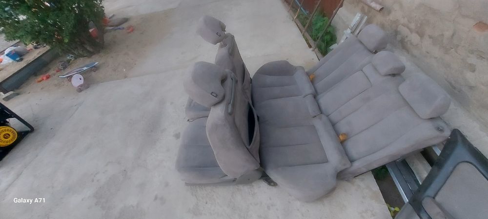 Продам сиденья с дверными картами