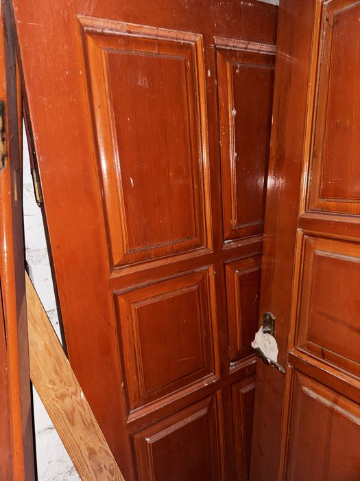 Деревянные двери