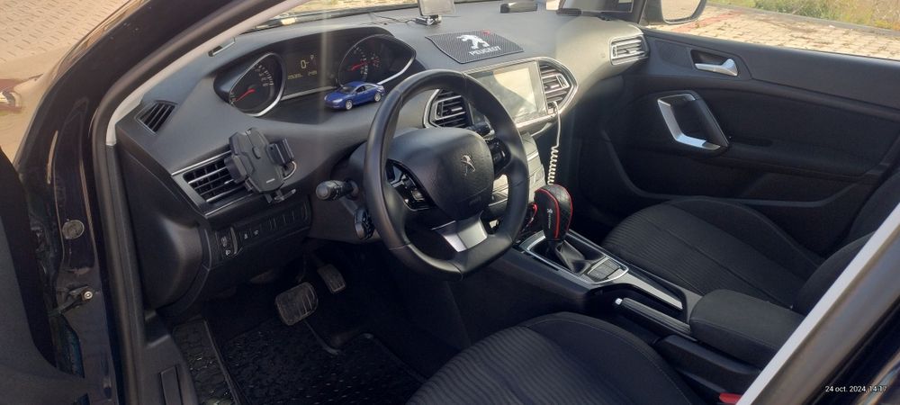 Peugeot 308 2016 diesel, 6.657 € — imagine 5