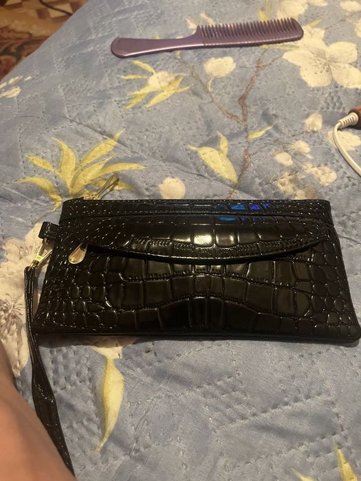 Продам срочно женский кошелек