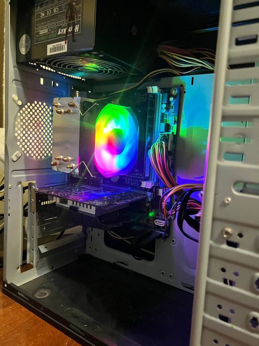 Holati yaxshi rasmda kurgandek