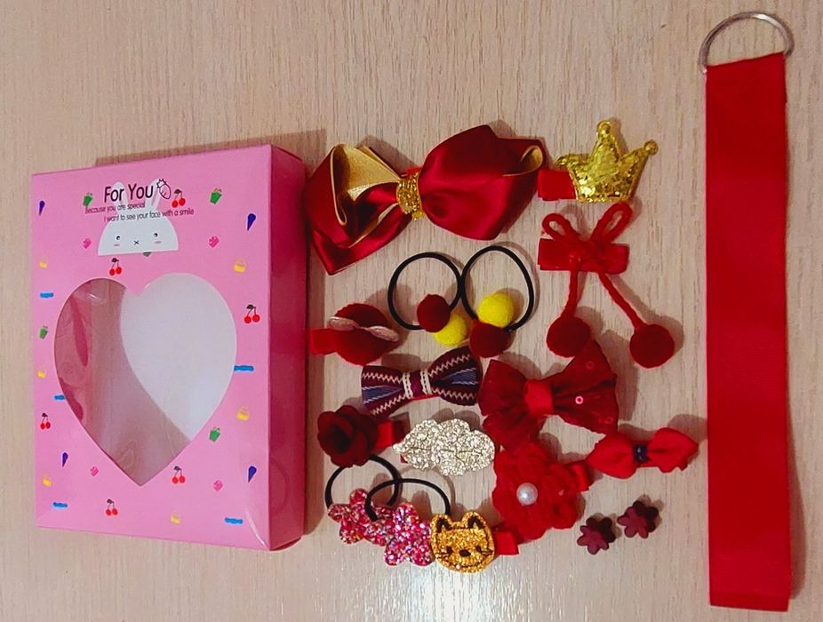 Набор заколок и резинок