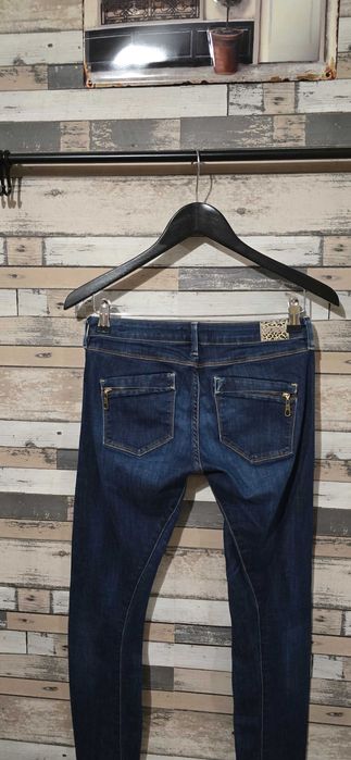 Guess S-дамски дънки (А-61)