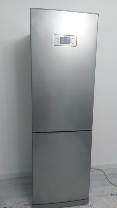 Продается холодильник LG