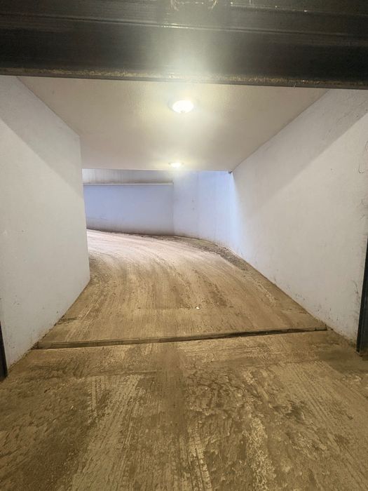 Дава се под наем Гараж / Паркомясто в Кърджали, Център - 15 кв.м за 40.8 € - Снимка #2