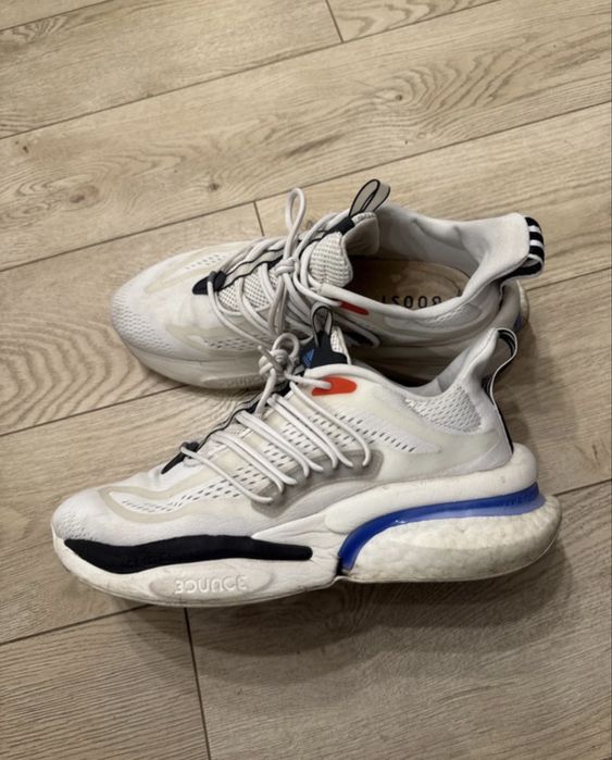 Adidas Alphaboost v1