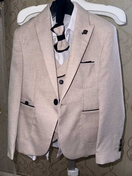 Костюм для мальчика нарядный