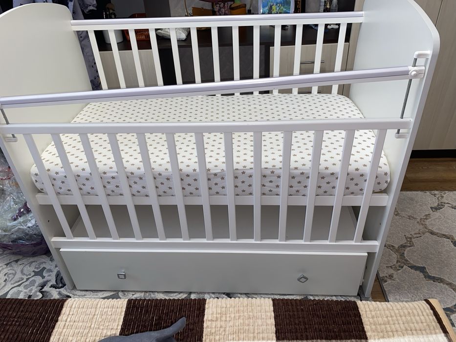 Детская кроватка