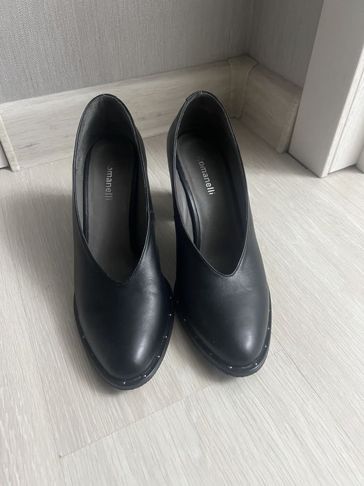 Продам новые туфли