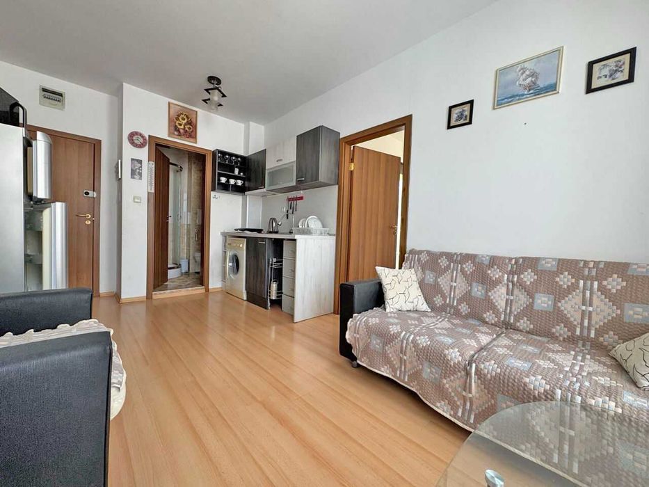 Продава се Двустаен апартамент в к.к. Слънчев бряг - 45 кв.м за 989 €/кв.м - Снимка #1