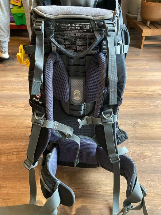 Раница за носене на дете Deuter
