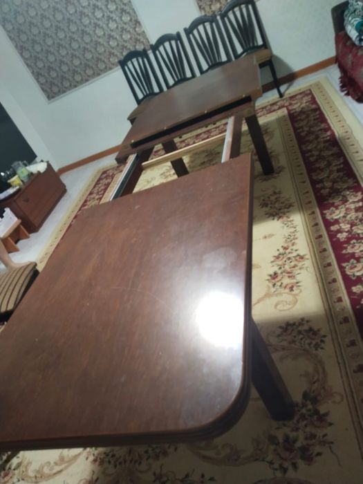 Продам стол с 12 стульями .