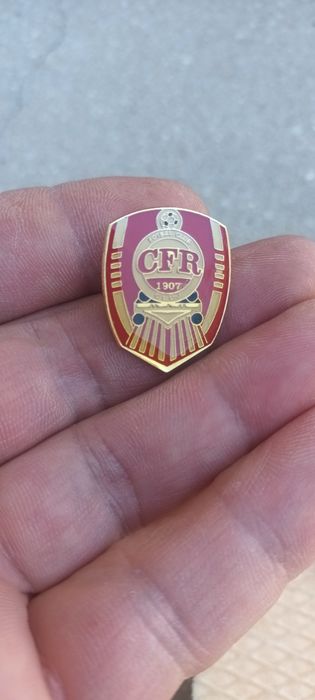 Lot 10 insigne CFR Cluj