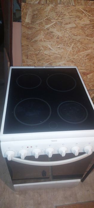 Продам электроплиту стеклокерамика