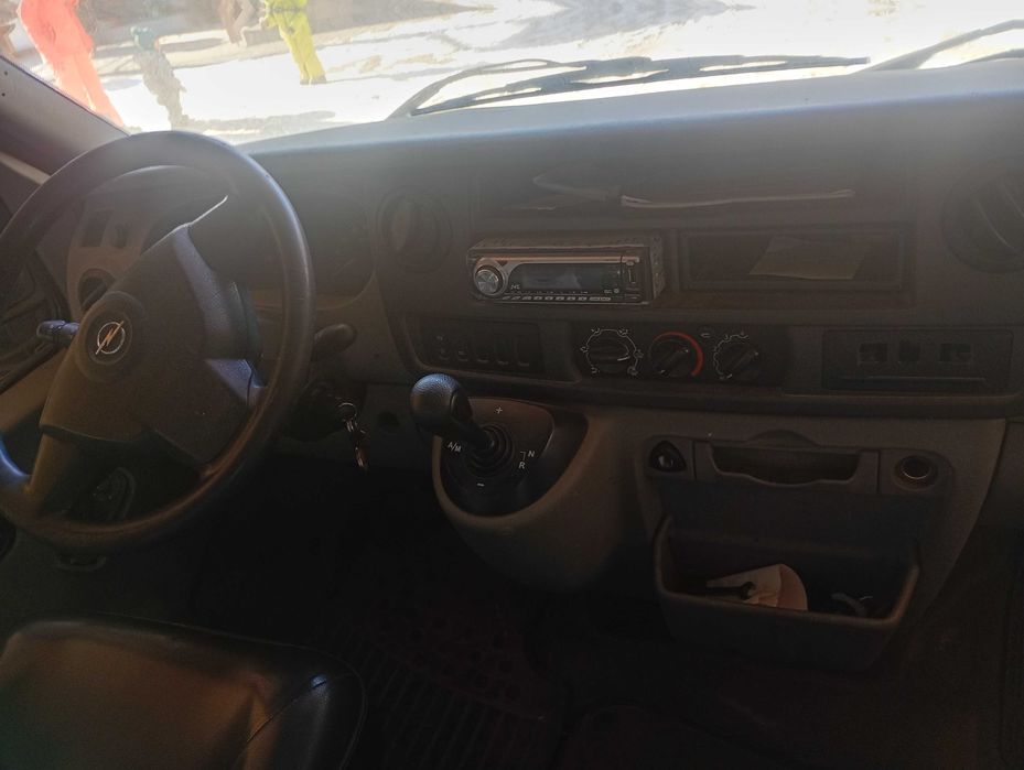 Vând Opel Movano 2.5