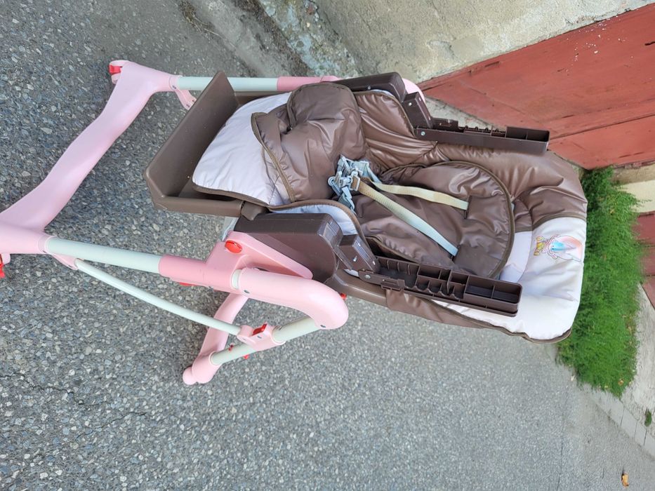 Vând scaun de masă pentru bebe