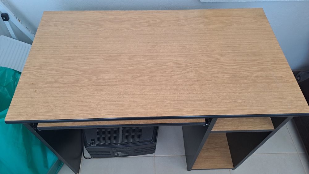 Birou studiu în stare impecabila