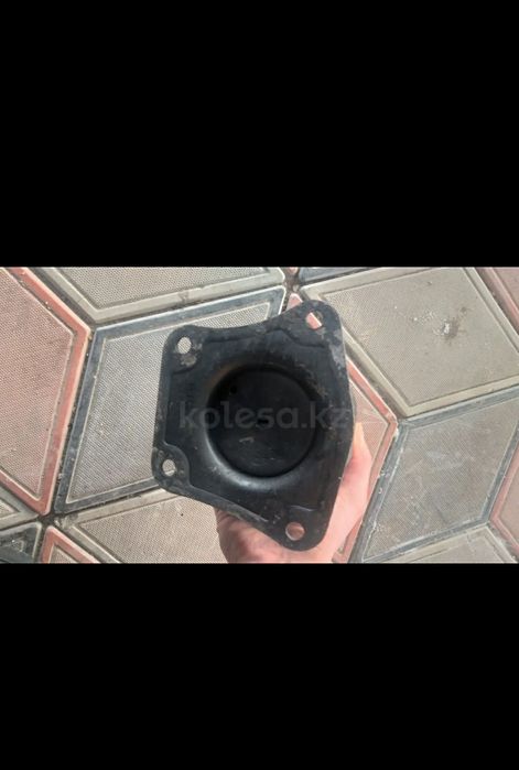 Подушка двигателя на Аккорд 5