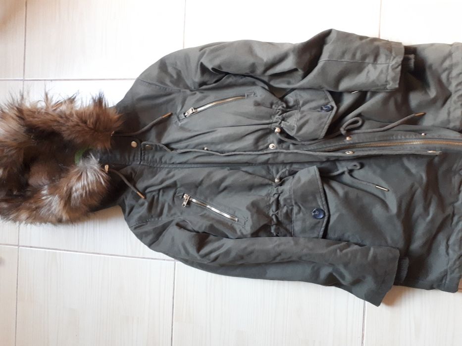 Geaca Pull si Bear, culoare kaki, noua, nepurtata, dama