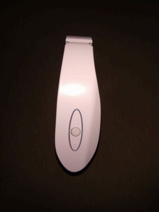 ЧИСТО НОВ. Смарт масажор за врата.