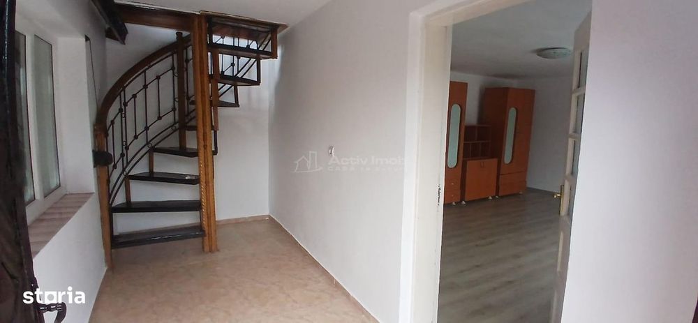 Casa 8 camere de vanzare Valea Voievozilor Targoviste 653mp teren