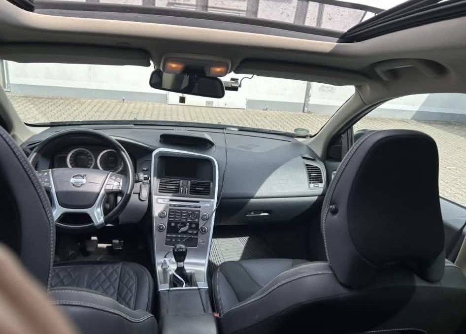 Vând Volvo XC60