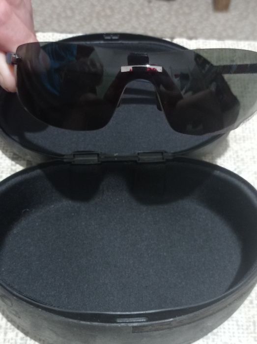 Очки от солнца)))