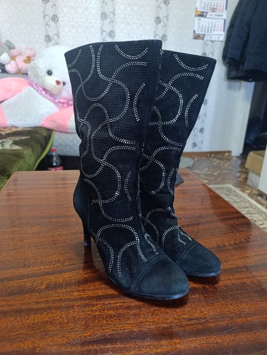 Замшевые сапоги 38 размер