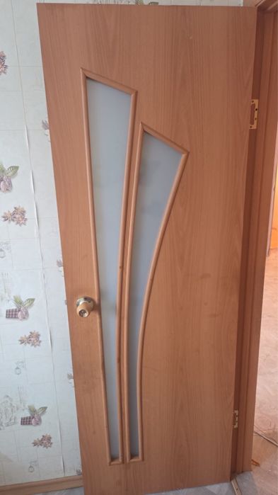 Продам 3 Двери разных размеров