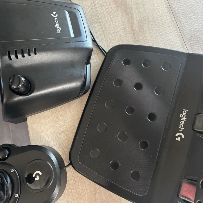 Logitech G920 + pedale + schimbator viteze — Xbox si PC