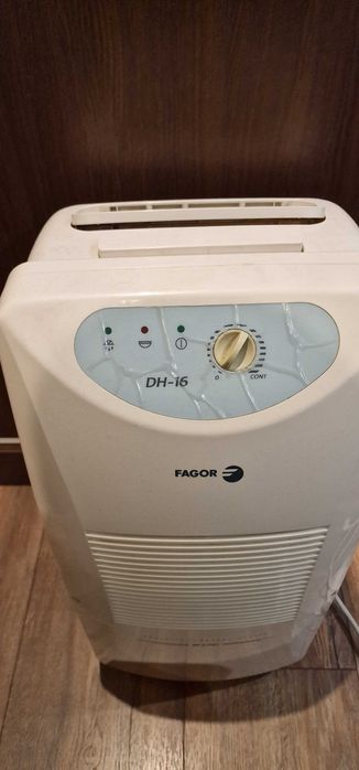 Продавам влагоабсорбатор и пречиствател на въздуха Fagor