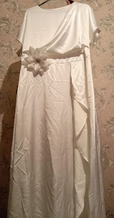 Ақ көлек жаңа киілмеген