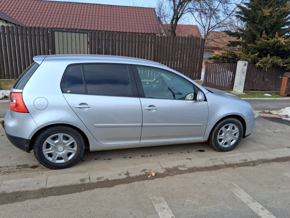 De vânzare WOLKZWAGEN golf 5 1.4 mpi  benz