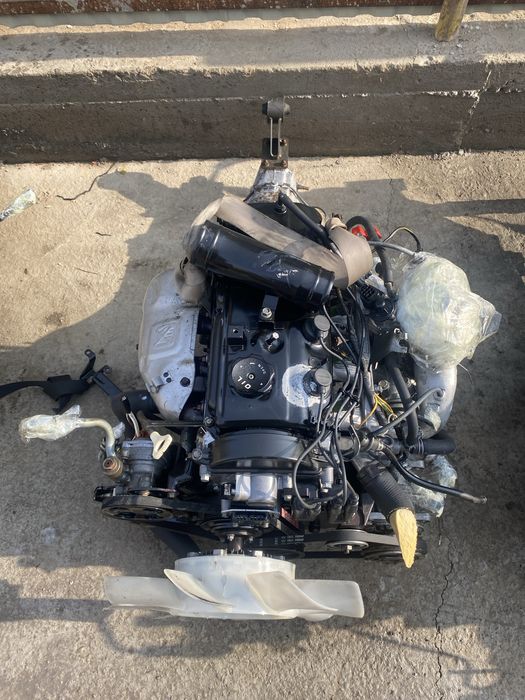 Двигатель  MITSUBISHI 4G63