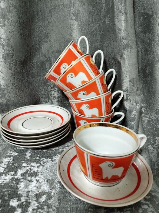 Чайный сервиз фарфоровый