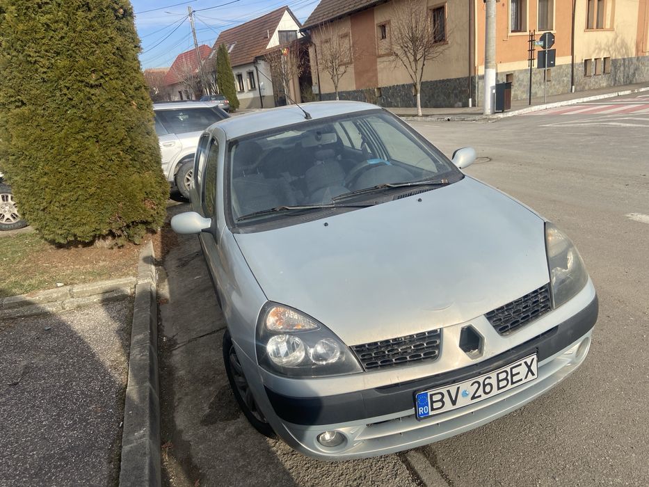 Vand renault clio !!!