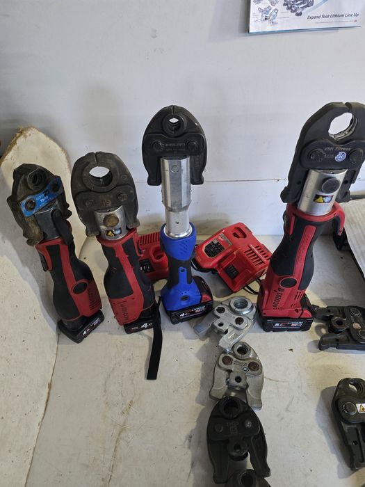 Vand prese de sertizat