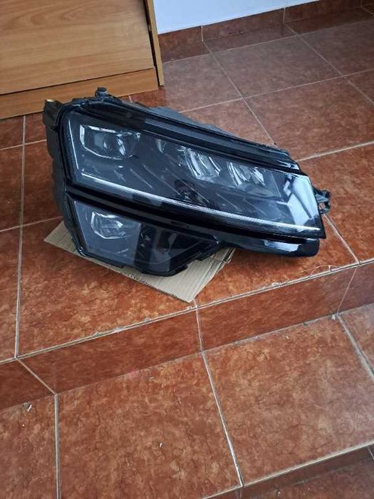 Far dreapta Skoda Karoq led original Europa cod 57B941016B